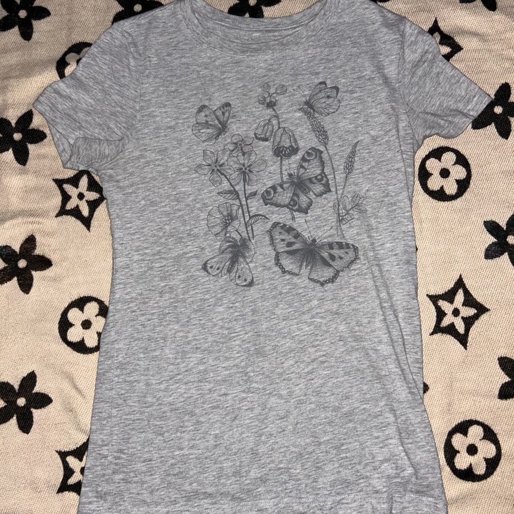 Aeropostale Gray Butterfly Print Short Sleeve Tee